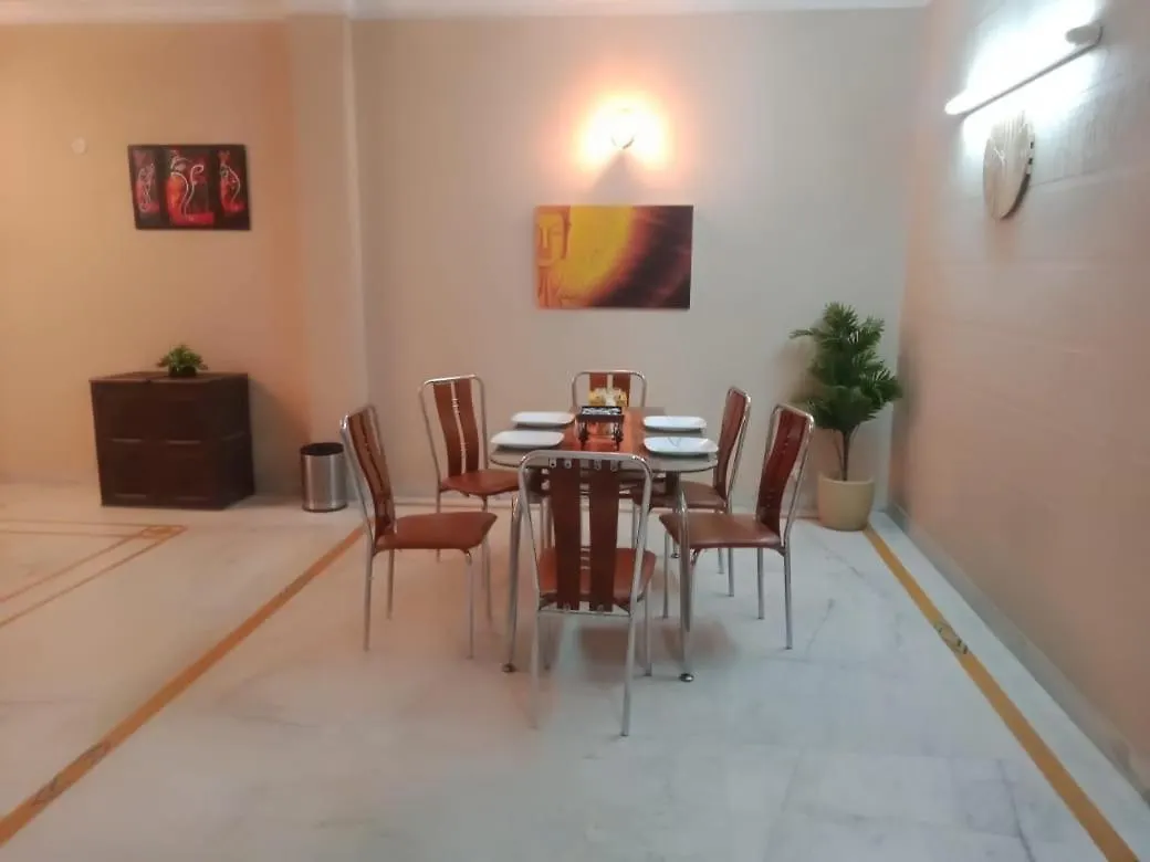 Pamposh Guest House, Gurgaon
